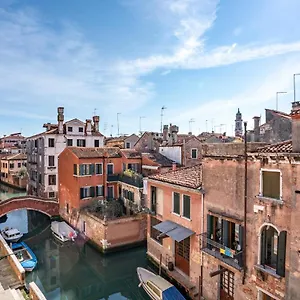 Dimora Sant'andrea Canal View , Venice Italy