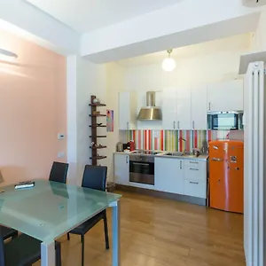 Navigli 6 Deluxe , Milan Italy